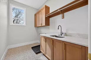 1912 SW Dickinson Ln, Portland, OR 97219 - Photo 26