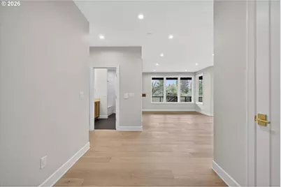 1912 SW Dickinson Ln, Portland, OR 97219 - Photo 30