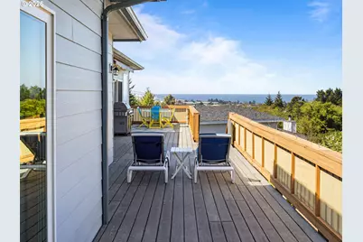 1015 NE 7th Dr, Newport, OR 97365 - Photo 12