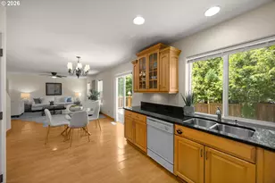 129 NE Danbury Ave, Hillsboro, OR 97124 - Photo 12