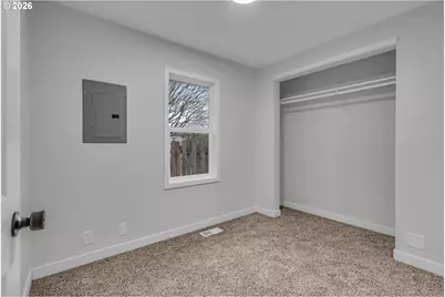 1217 SE 151st Ave, Portland, OR 97233 - Photo 8