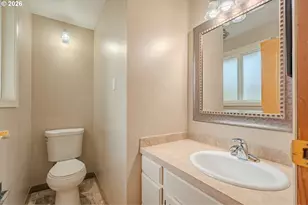 21 NE 199th Ave, Portland, OR 97230 - Photo 32