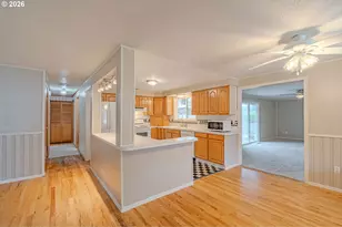 21 NE 199th Ave, Portland, OR 97230 - Photo 12