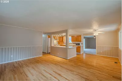 21 NE 199th Ave, Portland, OR 97230 - Photo 8