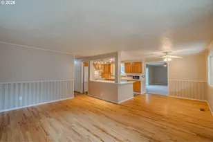 21 NE 199th Ave, Portland, OR 97230 - Photo 8