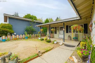 21 NE 199th Ave, Portland, OR 97230 - Photo 2