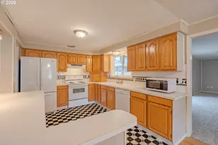 21 NE 199th Ave, Portland, OR 97230 - Photo 14