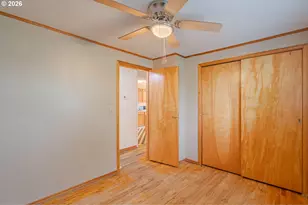 21 NE 199th Ave, Portland, OR 97230 - Photo 24