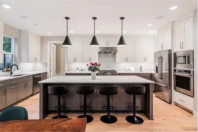 14044 SW Walnut Ln, Tigard, OR 97223 - Photo 8