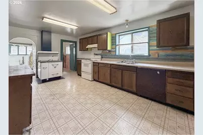 100 W Bridge Rd, Canyon City, OR 97820 - Photo 8