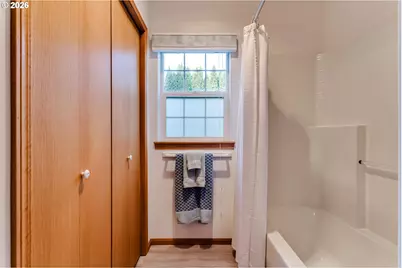 27505 6th St, Junction City, OR 97448 - Photo 30