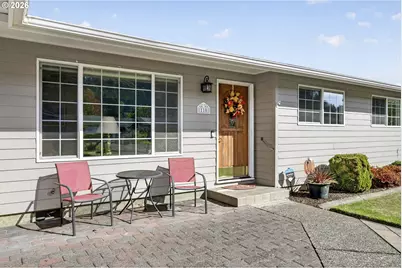 110 Holly Park St, Longview, WA 98632 - Photo 2