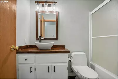 221 W Lincoln St, Carlton, OR 97111 - Photo 22