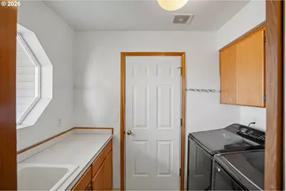 221 W Lincoln St, Carlton, OR 97111 - Photo 20