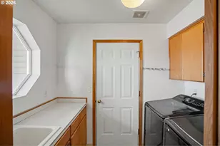 221 W Lincoln St, Carlton, OR 97111 - Photo 20