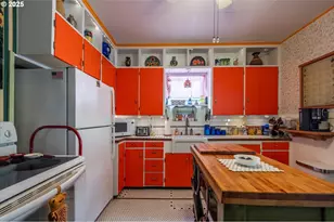 1404 Harris St, Myrtle Point, OR 97458 - Photo 34