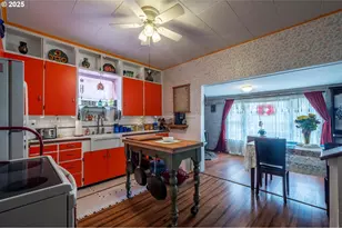 1404 Harris St, Myrtle Point, OR 97458 - Photo 32