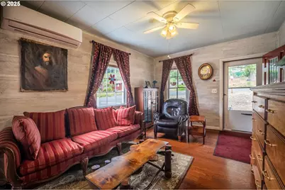 1404 Harris St, Myrtle Point, OR 97458 - Photo 42