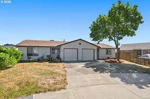 2446 SE 53rd Ave, Hillsboro, OR 97123 - Photo 2
