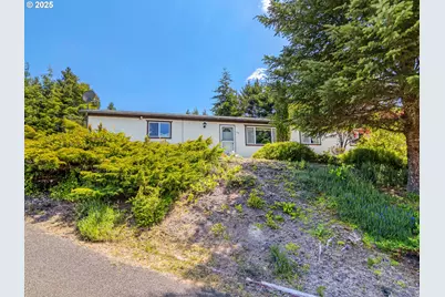 635 SE Ball Blvd, Waldport, OR 97394 - Photo 1
