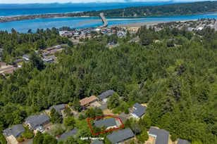 635 SE Ball Blvd, Waldport, OR 97394 - Photo 2