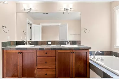 29101 SW Villebois Dr, Wilsonville, OR 97070 - Photo 30