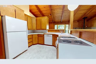 2641 Castle Dr, Springfield, OR 97477 - Photo 10