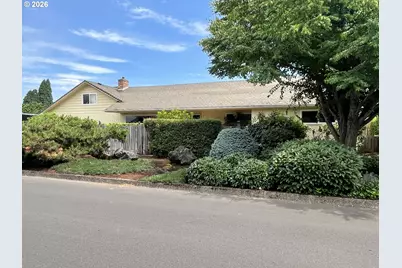 2641 Castle Dr, Springfield, OR 97477 - Photo 2