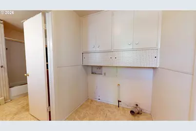 2641 Castle Dr, Springfield, OR 97477 - Photo 16