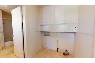 2641 Castle Dr, Springfield, OR 97477 - Photo 16