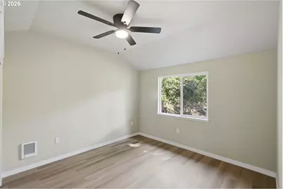 511 9th Ave, Coos Bay, OR 97420 - Photo 18