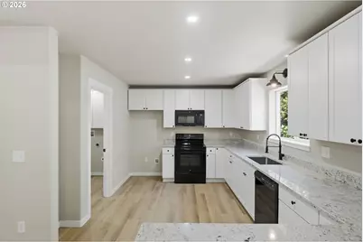 511 9th Ave, Coos Bay, OR 97420 - Photo 12