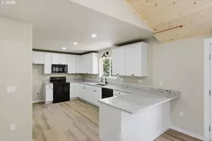 511 9th Ave, Coos Bay, OR 97420 - Photo 10