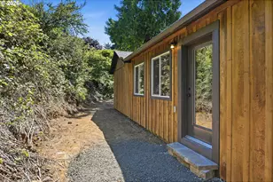 511 9th Ave, Coos Bay, OR 97420 - Photo 30