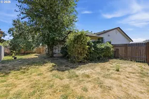 2293 Country Club Terrace, Woodburn, OR 97071 - Photo 26