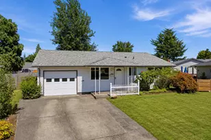 2293 Country Club Terrace, Woodburn, OR 97071 - Photo 2