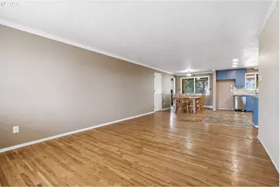2293 Country Club Ter, Woodburn, OR 97071 - Photo 4