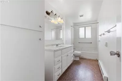 2293 Country Club Ter, Woodburn, OR 97071 - Photo 18
