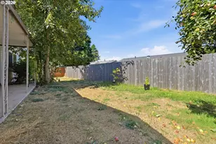 2293 Country Club Terrace, Woodburn, OR 97071 - Photo 24