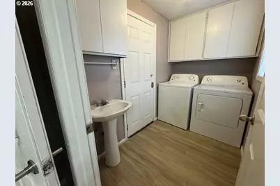 165 N Garden Way, Eugene, OR 97401 - Photo 26