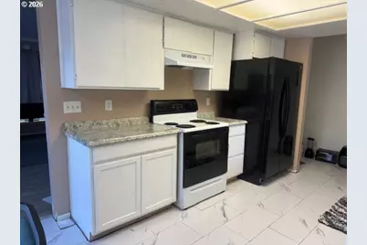 165 N Garden Way, Eugene, OR 97401 - Photo 10