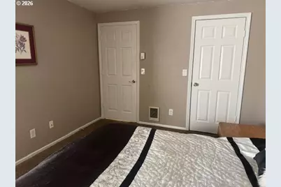 165 N Garden Way, Eugene, OR 97401 - Photo 12