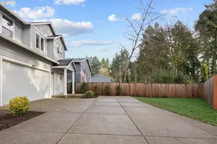 1042 S College St, Newberg, OR 97132 - Photo 2