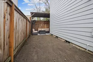 1042 S College St, Newberg, OR 97132 - Photo 16