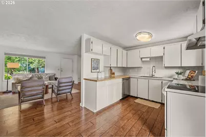 7030 SW 78th Ave, Portland, OR 97223 - Photo 6