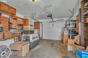 943 Oregon Way, Woodburn, OR 97071 - Photo 28