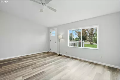301 E Court St, Condon, OR 97823 - Photo 8