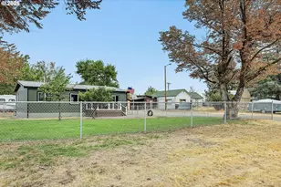 301 E Court St, Condon, OR 97823 - Photo 24