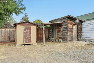 301 E Court St, Condon, OR 97823 - Photo 18