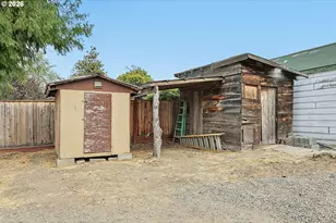 301 E Court St, Condon, OR 97823 - Photo 18